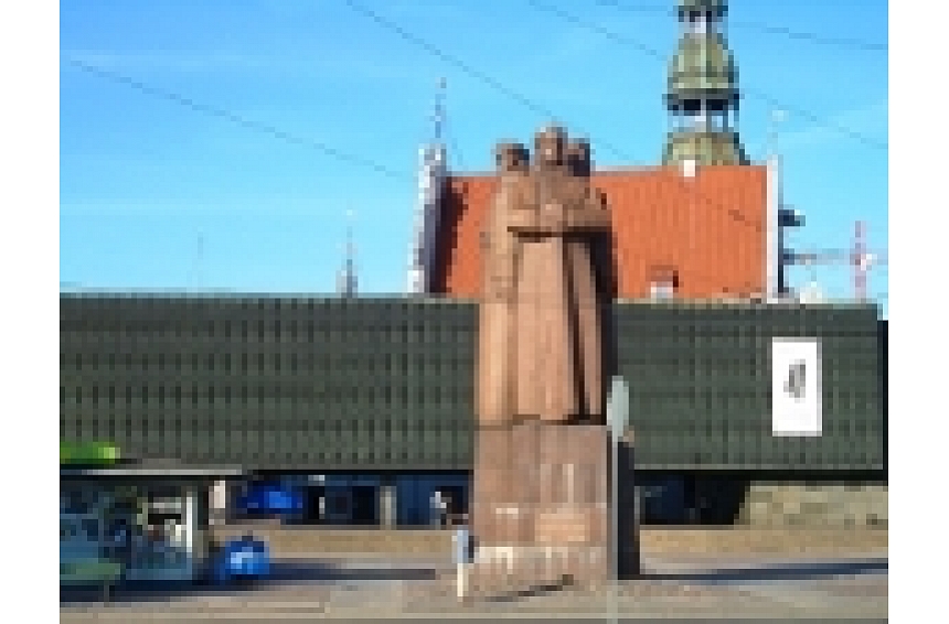 autors: Iedzīvotāji un speciālisti diskutē par Latviešu strēlnieku laukuma attīstību