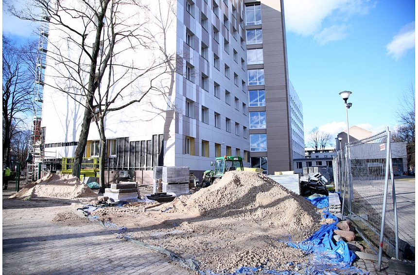 autors: Kā tagad izskatās izremontētais Rīgas Dzemdību nams (foto)