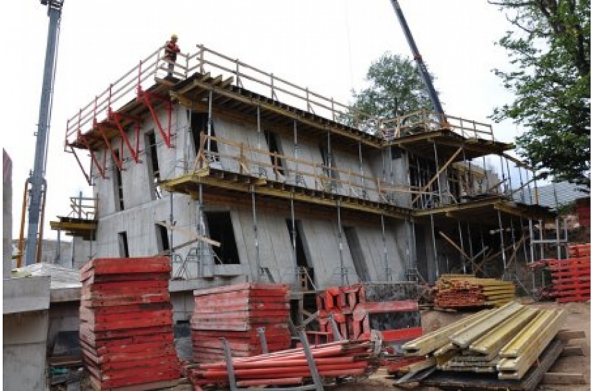 autors: Austrumlatvijas radošo pakalpojumu centra ēkas monolītās betonēšanas darbi veiksmīgi pabeigti.