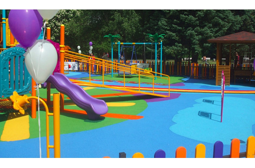 autors: Augstākās kvalitātes gumijas segumi-no bērnu rotaļu laukumiem līdz pasaules līmeņa sporta būvēm