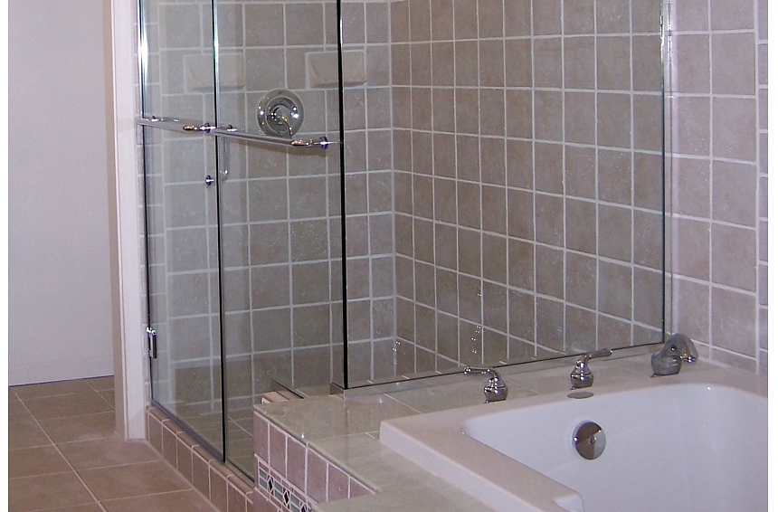Autors: Holcam Bath and Shower Enclosures/flickr.com