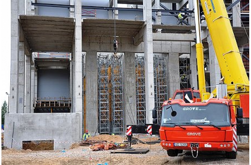 autors: Turboģeneratora pamatnes betonēšana, ievērojot pieļaujamo plātnes izlieci 2 mm!