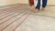 Silto grīdu ierīkošana ar apsildes kabeli deviflex™