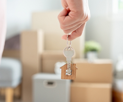 Vai grūti atrast jaunu mājokli gada nogalē? Mīti un patiesība par īres tirgus sezonalitāti