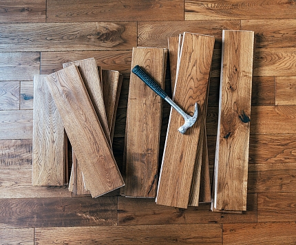 Eksperts: Latvijā grīdas maina pārāk bieži. Kā pagarināt grīdas kalpošanas laiku?