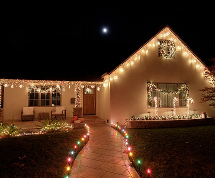 Laiks gaismiņu virtenēm: cik patiesībā maksā svētku noskaņa?