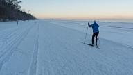 Jūrmala.Pludmalē izveidota 22 km gara distanču slēpošanas trase