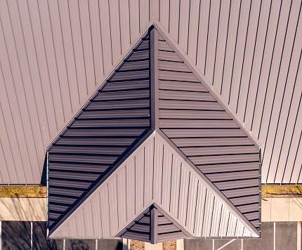 Vai metāla jumts ir “skaļš”? Mīti un realitāte