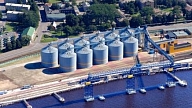 Ventspils. Pabeigta jaunās universālās noliktavas lauksaimniecības produktu uzglabāšanai un pārkraušanai celtniecība