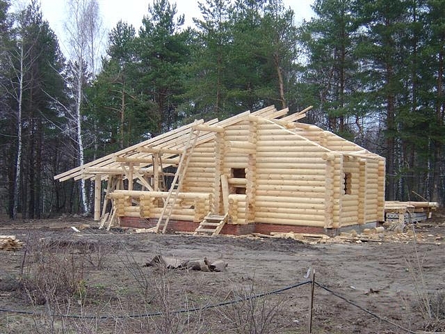 Katrs trešais aptaujātais Latvijas iedzīvotājs izvēlētos koka māju