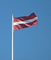 Plīvo karogs mastā...