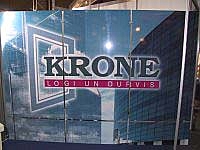 KRONE logi un durvis.