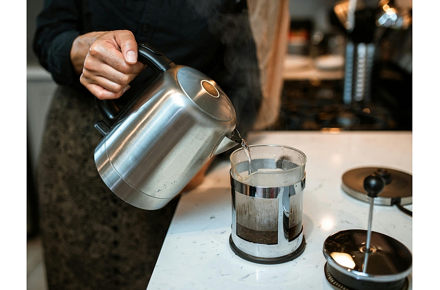 Vai man ir nepieciešama tējkanna ar temperatūras kontroli?