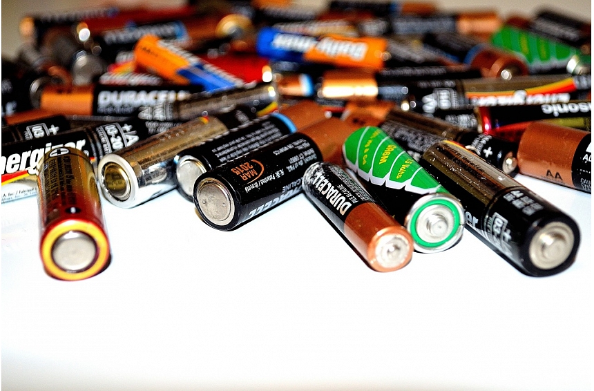 Bērni un jaunieši pārstrādei nogādā rekordlielu izlietoto bateriju apjomu - 41,7 tonnas