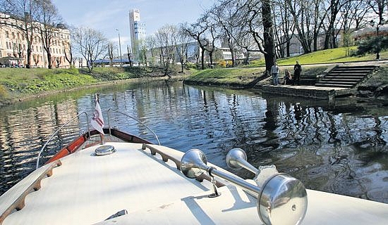 Vēl joprojām diskutē par kuģošanu Rīgas pilsētas kanālā