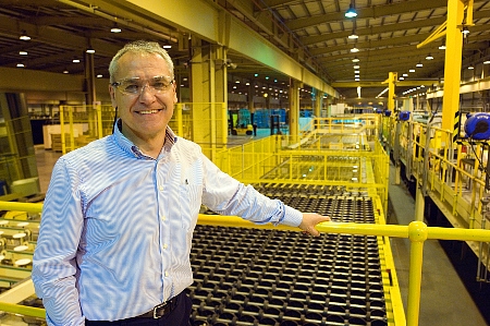 Amerikāņu stikla ražotājs "Guardian" investē miljonus Eiropas rūpnīcā