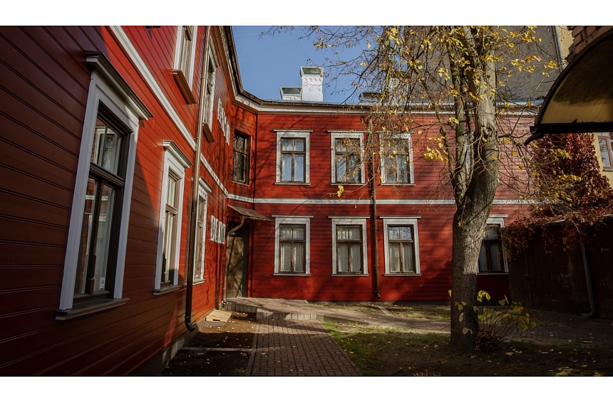 Rīgas pašvaldība paplašina atbalstu dzīvojamo māju līdzfinansējuma programmās
