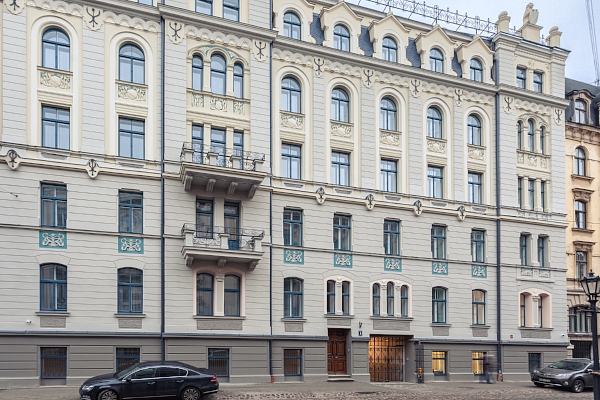 Dzīvojamās ēkas rekonstrukcija un restaurācija Rīgā