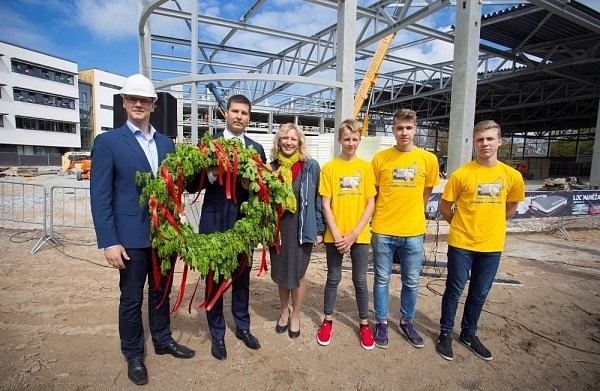 Liepāja. Vieglatlētikas manēžai atzīmē Spāru svētkus