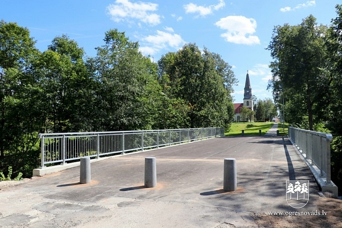 Ogre. Suntažos pabeigti tilta būvniecības darbi