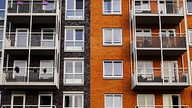 Mājokļu pieejamības indekss: Dzīvokļu pieejamība būtiski samazinājusies; pircēju uzvedība ir atturīga