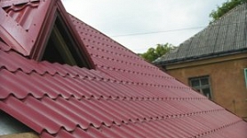 Privātmājas būvniecība: Profilētā tērauda jumts