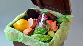 Atkritumu apsaimniekotājs: Lai siltā laikā izvairītos no nepatīkamiem aromātiem, bioloģiski noārdāmus atkritumus ieteicams izmest BIO noārdāmā vai papīra maisiņā