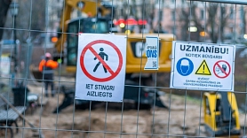 Rīgas pašvaldība aicina iedzīvotājus pamest bīstamu ēku Ventspils ielā