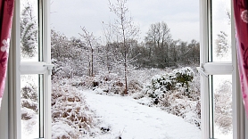 Kā pareizi vēdināt telpas ziemā un nezaudēt siltumu?