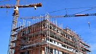 EM prognoze: Kādas izmaiņas gaidāmas darbaspēka un būvmateriālu izmaksās Latvijas būvniecības nozarē?