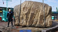 No Ventas upes kuģošanas kanāla izcelts 50 tonnu smags betona gabals
