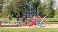 Daugavpilī bērnu rotaļu laukumu kļūst vairāk