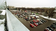 Aptauja: Tikai 2% iedzīvotāju atzīst, ka Rīgā nav problēmas ar stāvlaukumiem