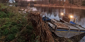 Niedru un ūdensaugu pļaušana