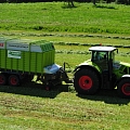 Savacējpiekabe Claas Qantum traktors Konekesko