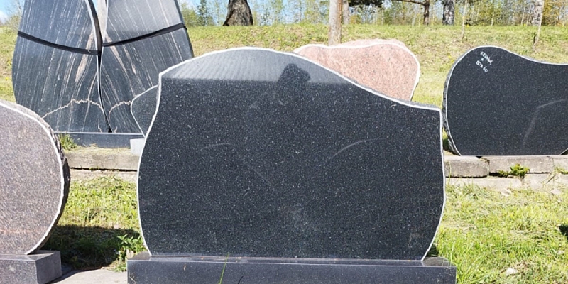 Individuāla kapakmeņu un pieminekļu izgatavošana