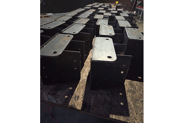 Metāla detaļas pēc pasūtījuma