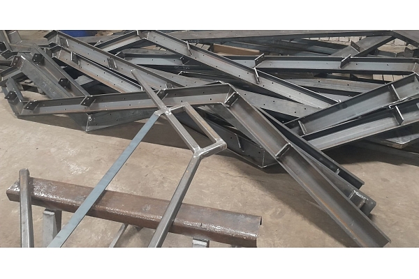 Daudzveidīgu metāla konstrukciju izgatavošana