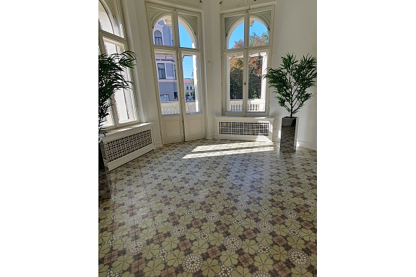 vēsturiskās flīzes