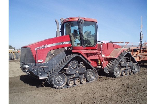 Case IH Quadtrac STX and 9300 Camoplast kāpurķēdes