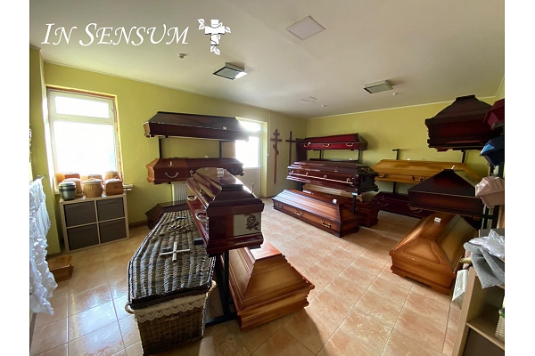 Zārki, urnas, apģērbs