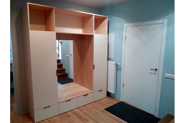 Mēbeles pēc individuāla projekta. Garderobe