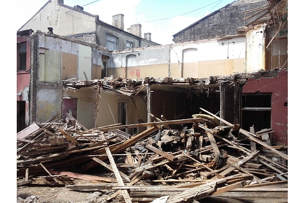 Ēku un būvju demontāža, Stark Demolition Industry