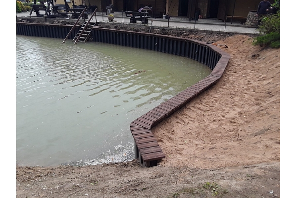 Ūdenstilpņu rakšana un krasta līnijas nostiprināšana