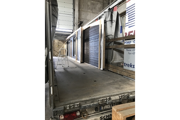 Karkasa māja transportēšana