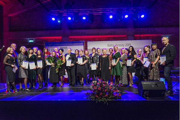 Akcija ''Mans kosmētiķis'' laureāti un sponsori
