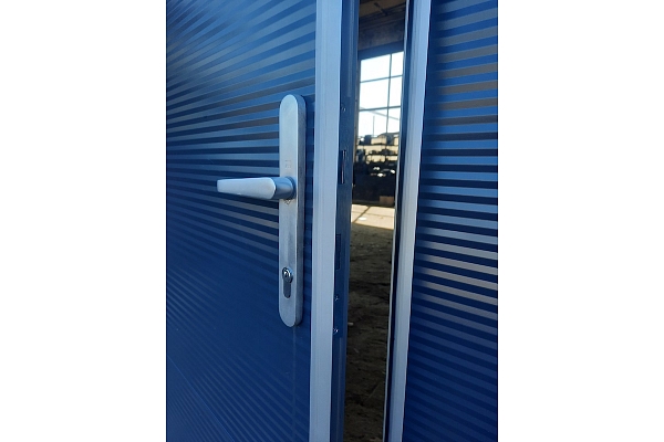 Vārti ražošanas ēkām