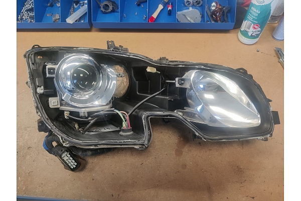 Jauni un lietoti auto lukturi, RB lukturi