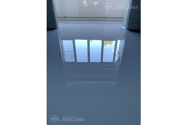 Grīdas krāsošana un lakošana