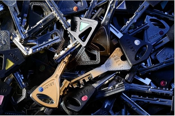 "Raed Lock" Atslēgu izgatavošana